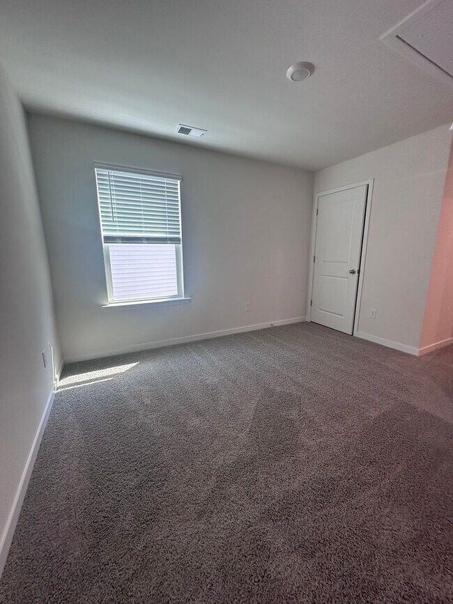 Building Photo - Brand-New  5-Bedroom Home in the Hamptons at Hickory with Modern Upgrades and Move-In Ready Comfort