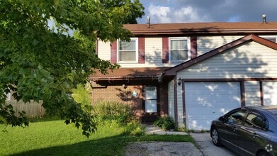 Building Photo - 304 Walnut Cir