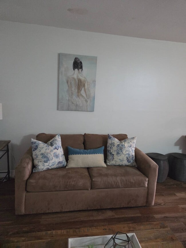 Building Photo - 4701 Vilabella Dr