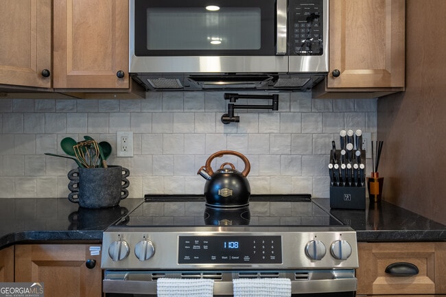 Building Photo - 26 Jennifer Ln