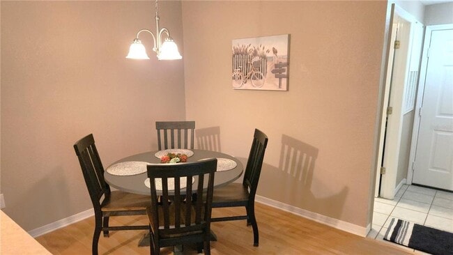 Building Photo - 4106 Central Sarasota Pkwy