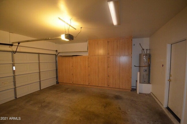 Building Photo - 7022 Cesar St