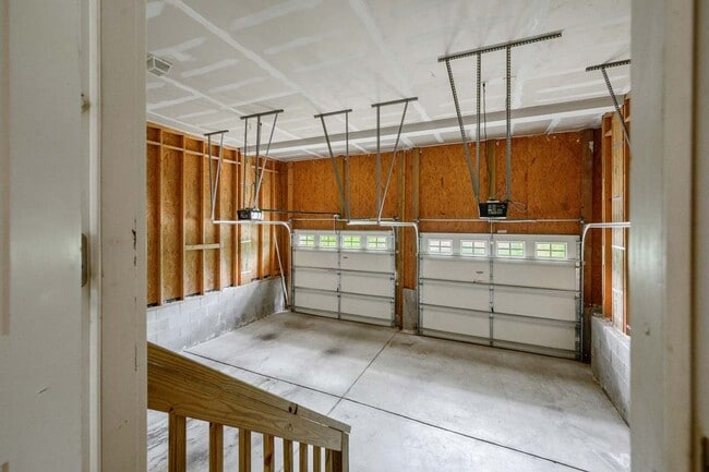 Building Photo - Beautiful 3 BR/2.5 Bath Home in Lyons Farm Community Durham!