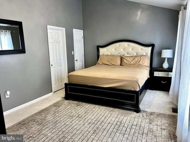 Building Photo - 358 Stonehedge Ln