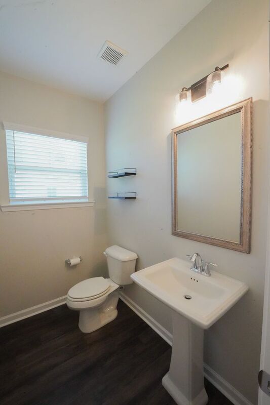 Building Photo - 165 Greyfield Cir