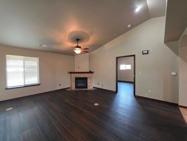 Building Photo - 1523 Sacajawea Ave