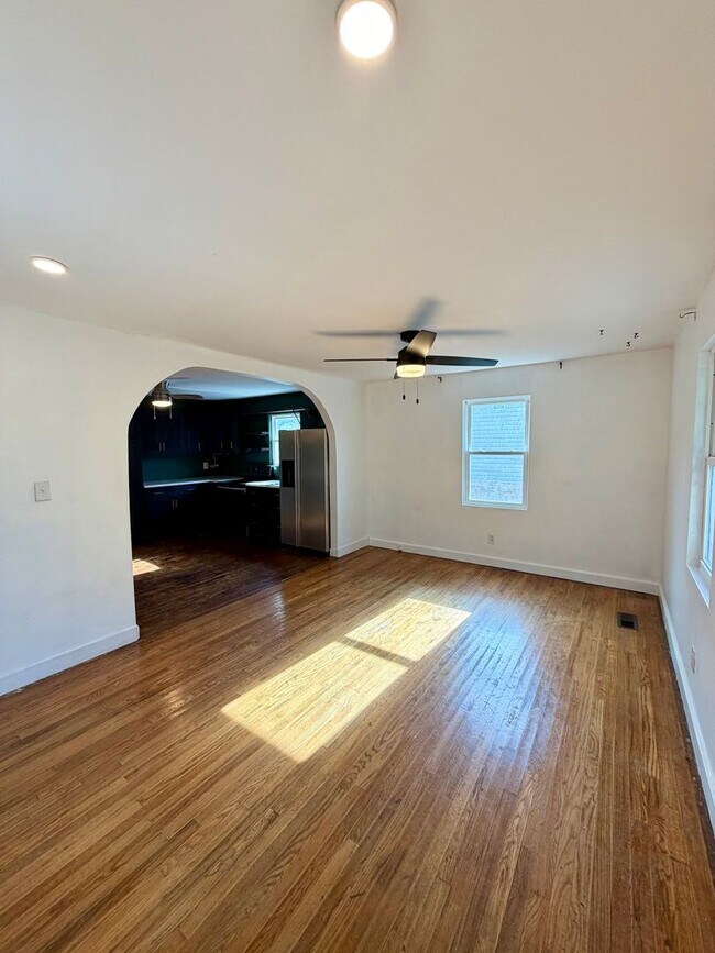 Building Photo - Charming 3-Bedroom Home with Updated Kitch...