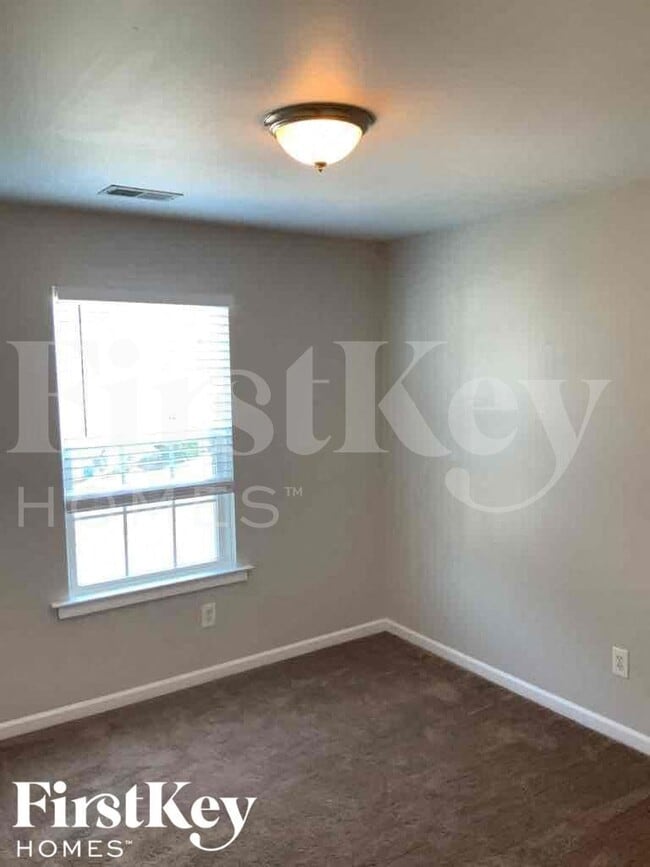 Building Photo - 1253 Waymar Ct SW