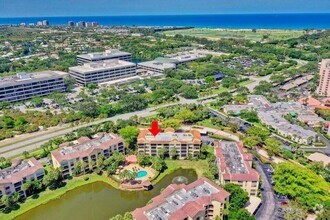 Building Photo - 700 Uno Lago Dr