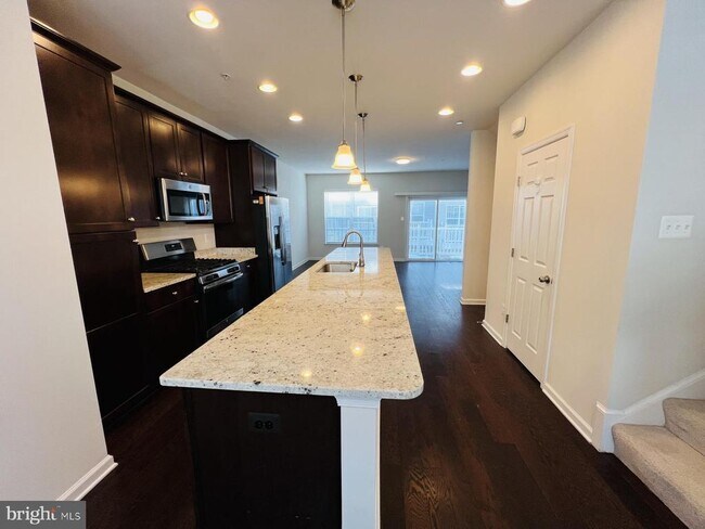 Building Photo - 12909 Brickyard Blvd