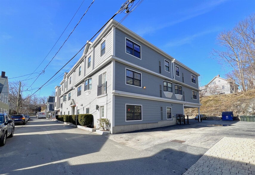 Building Photo - 43 Pitman St