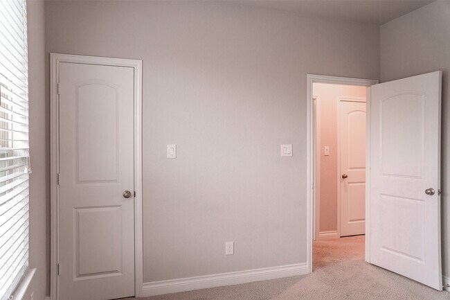 Building Photo - 9535 Scanlan Heights Ln