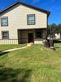 Building Photo - 3/2 with Office Barndo on Large Lot