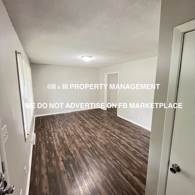 Building Photo - 110 S Annie St