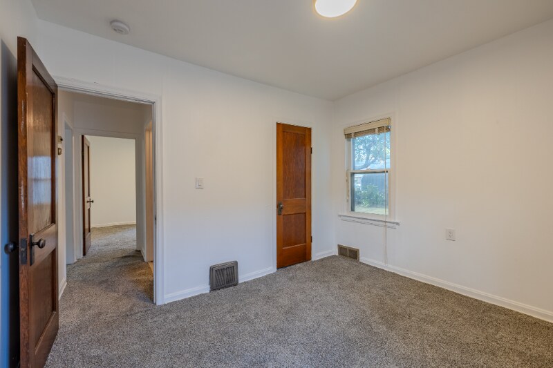 Building Photo - 997 Mohegan Trl