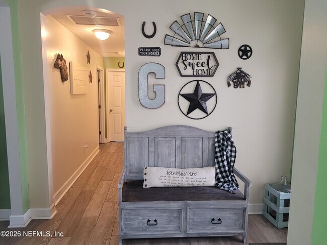 Building Photo - 906 County Rd 217