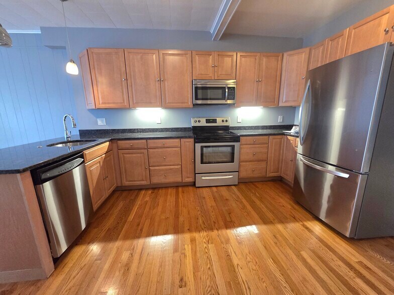 Building Photo - 39 Orleans St