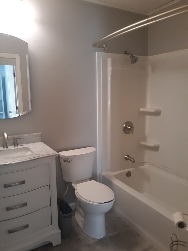 Building Photo - 804 Gull Ln