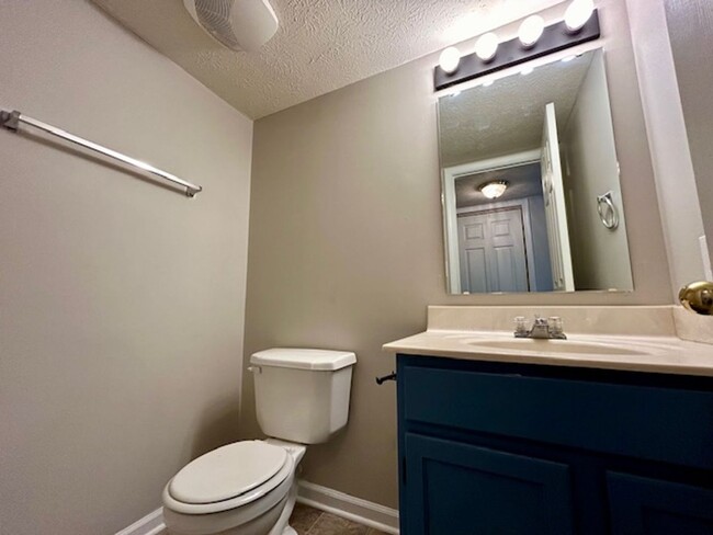 Building Photo - Charming 3-Bedroom, 2.5-Bath Home with Lof...