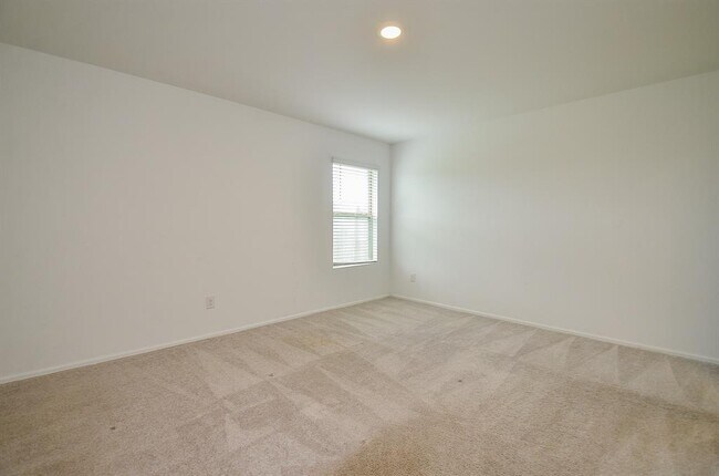 Building Photo - 27127 Breakaway Ln