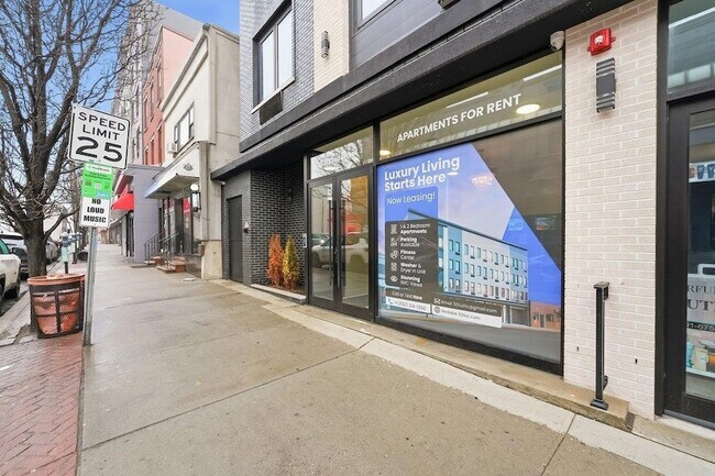 Building Photo - 531 32nd St