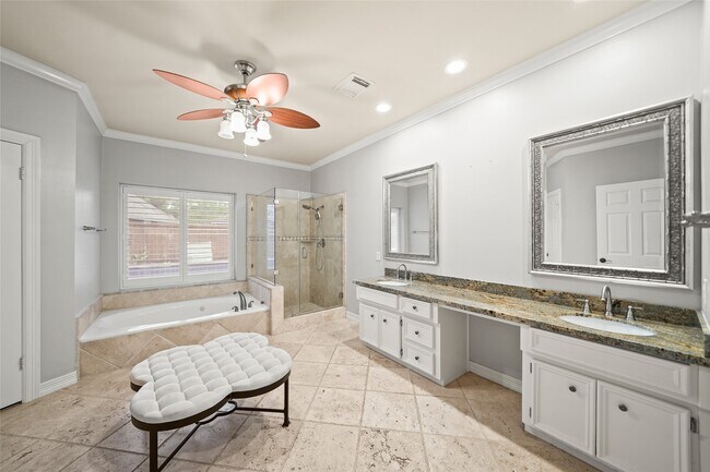 Building Photo - 2654 Milburn Dr