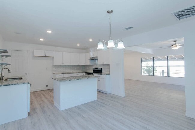 Building Photo - 3931 Abilene St