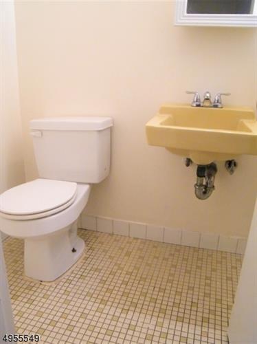 Building Photo - 65 Wolf Pl