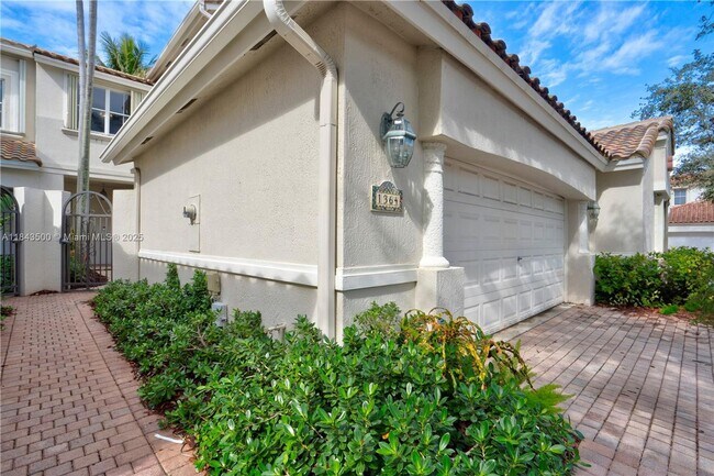 Building Photo - 1364 Harbor View W