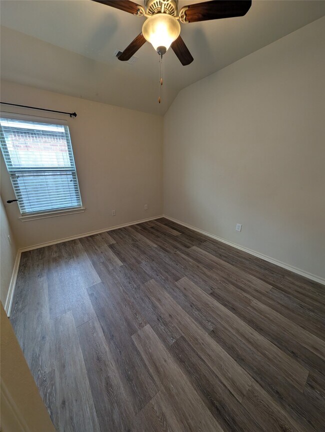 Building Photo - 18918 Bluestone Hollow Ln