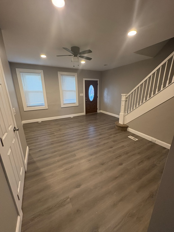 Building Photo - 3715 Oakmont Ave