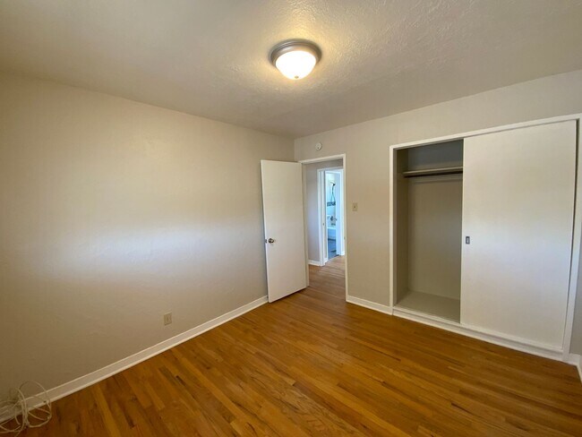 Building Photo - 3 Bedroom Single Story Home Near Gibson Bl...