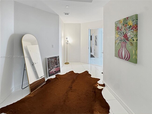 Building Photo - 851 NE 1st Ave