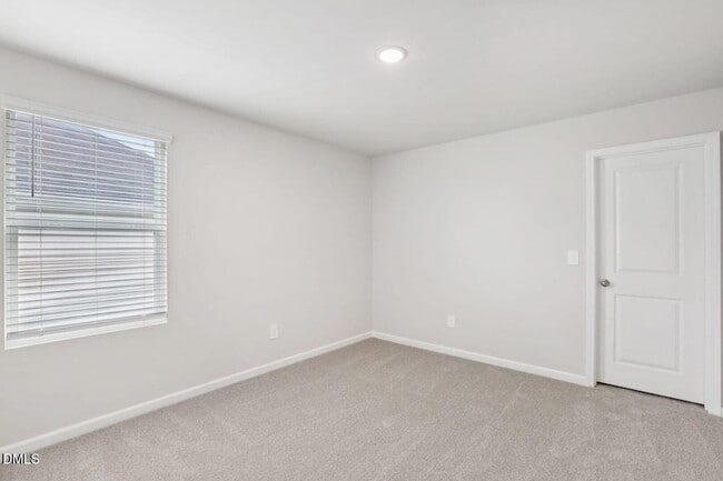 Building Photo - 693 White Birch Ln