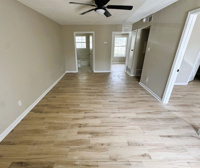 Building Photo - 3449 Southern Ave