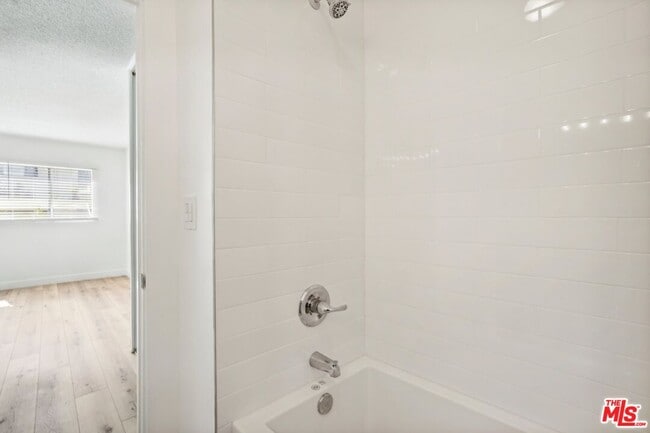 Building Photo - 9000 Clifton Wy