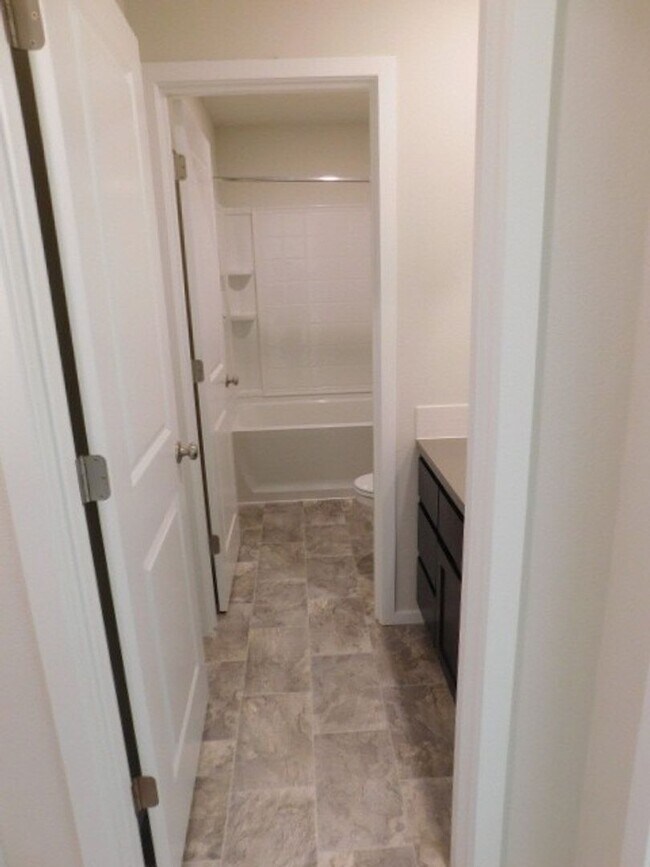 Building Photo - 4Bd/2.5 Ba Two Story Home - Available Soon!