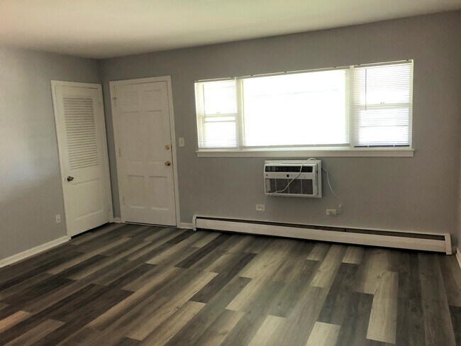 Building Photo - 5629 St Charles Rd