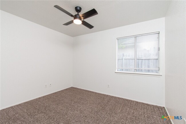 Building Photo - 1213 Fox Creek Dr