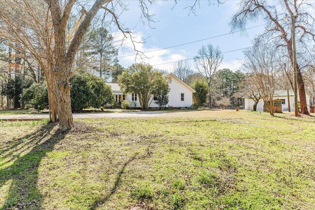 Building Photo - 3204 Ray Owens Rd