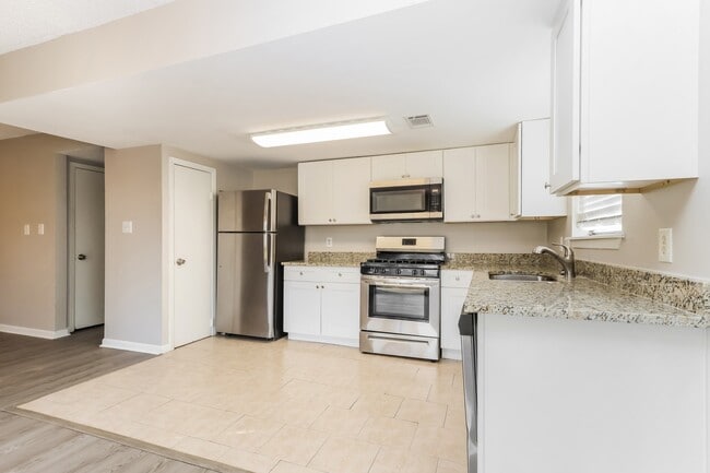 Building Photo - 11122 Hanning Ln