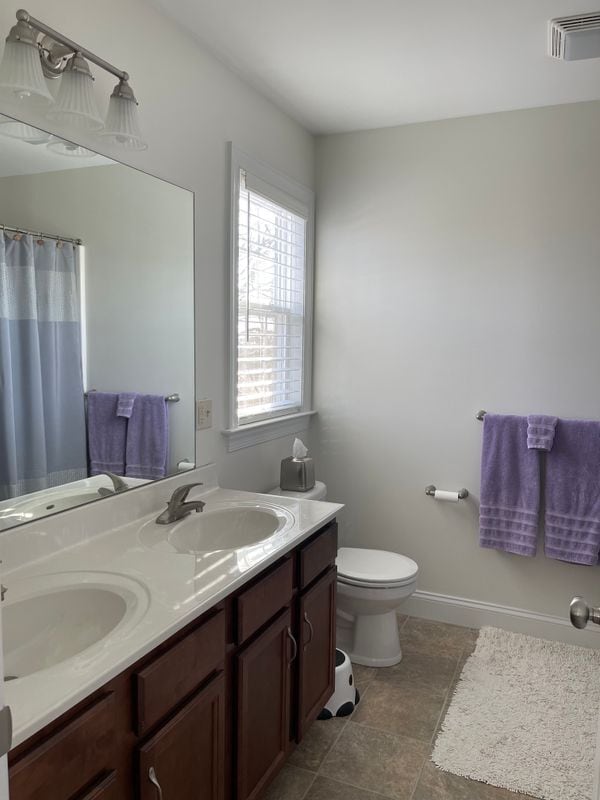 Building Photo - 1650 Mathew Dr