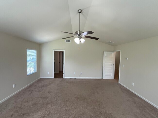 Building Photo - 4701 Southwind Rd