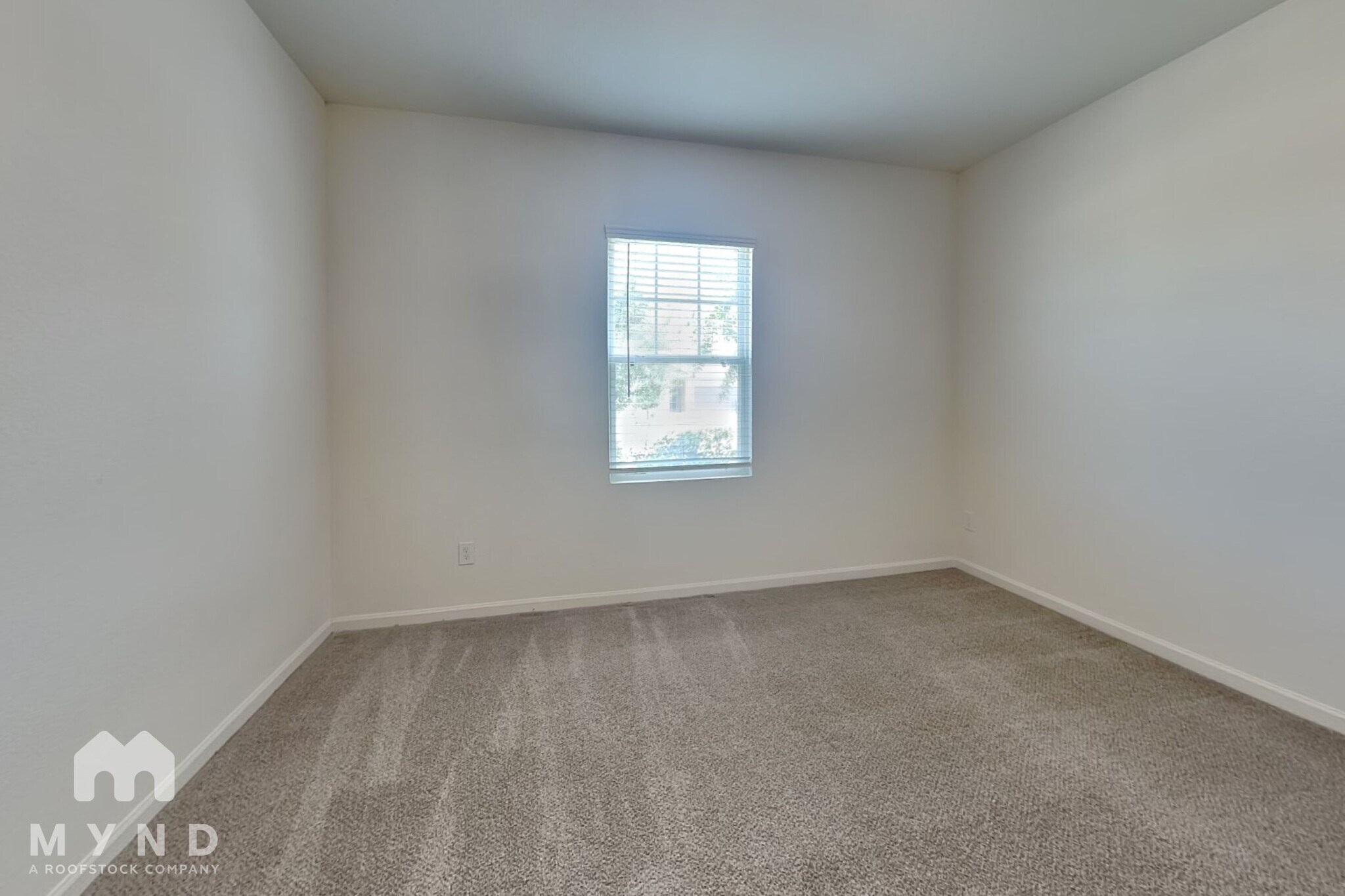 Building Photo - 1044 Banyon Tree Ln