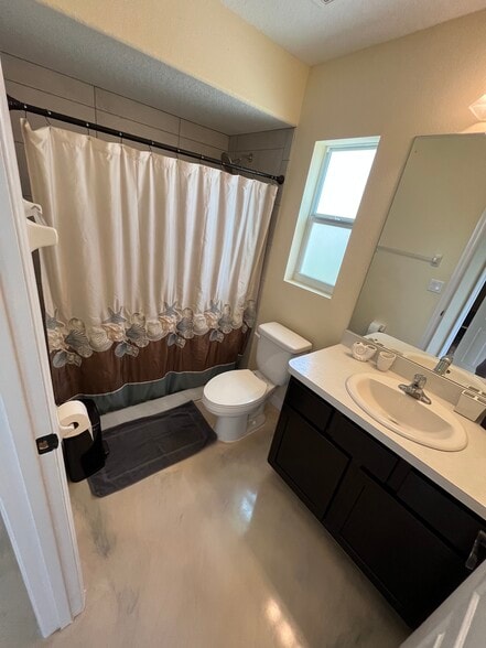 Building Photo - 11062 Liberto Rd