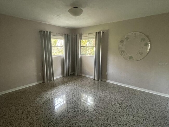 Building Photo - 4040 Poinsettia Dr