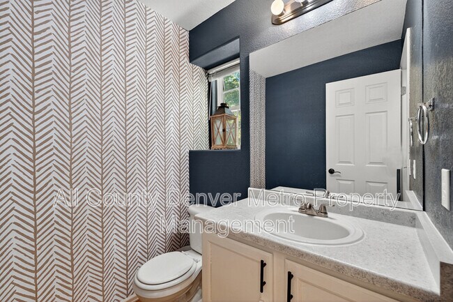 Building Photo - 10203 Vine Ct