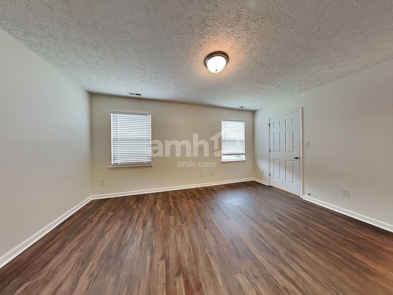 Building Photo - 3104 Forrestal Dr