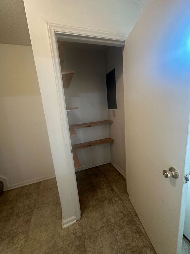 Building Photo - Renovated Home Near Virginia Tech