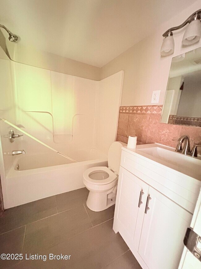 Building Photo - 5516 Brokers Tip Ln